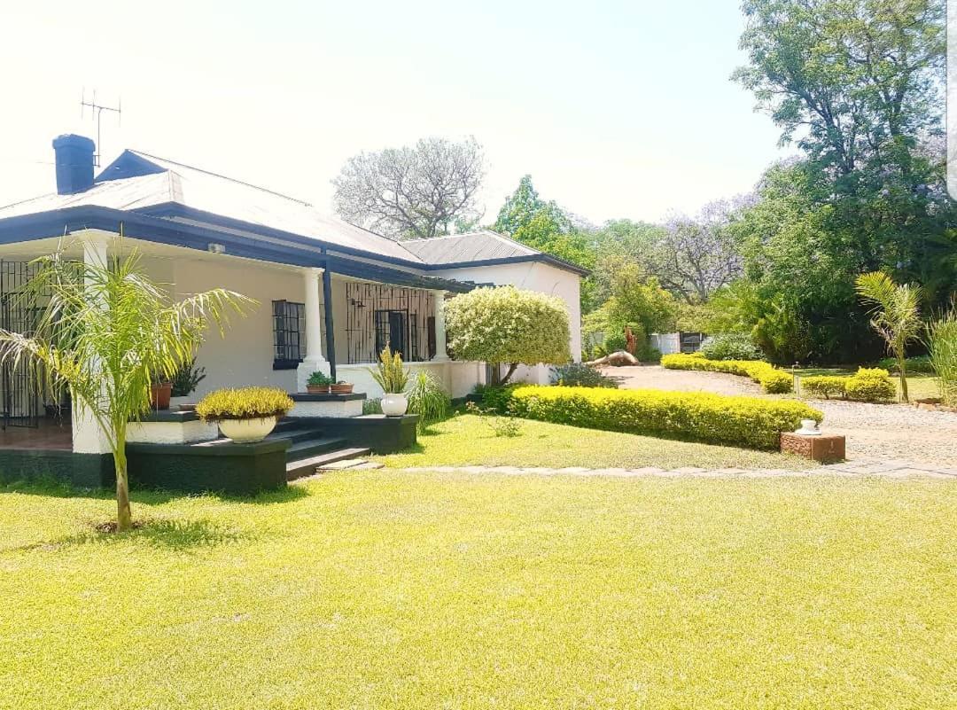 Choice Backpackers Lodge Bulawayo Buitenkant foto